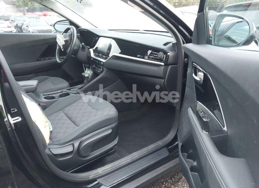 Photo 5 of 2022 Kia Niro LXS (VIN KNDCB3LC5N5548360)