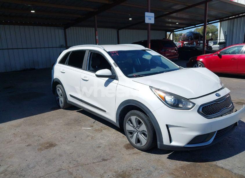 2018 Kia Niro LX (VIN KNDCB3LC7J5110479) main photo