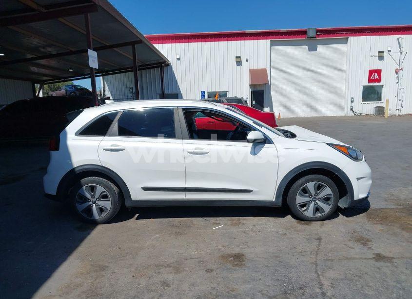 Photo 13 of 2018 Kia Niro LX (VIN KNDCB3LC7J5110479)