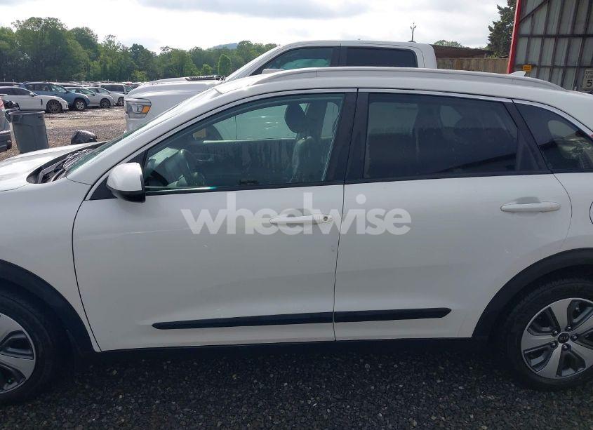 Photo 15 of 2020 Kia Niro LX (VIN KNDCB3LC8L5420417)