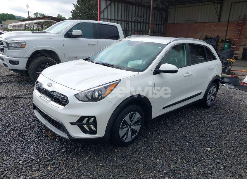 Photo 2 of 2020 Kia Niro LX (VIN KNDCB3LC8L5420417)