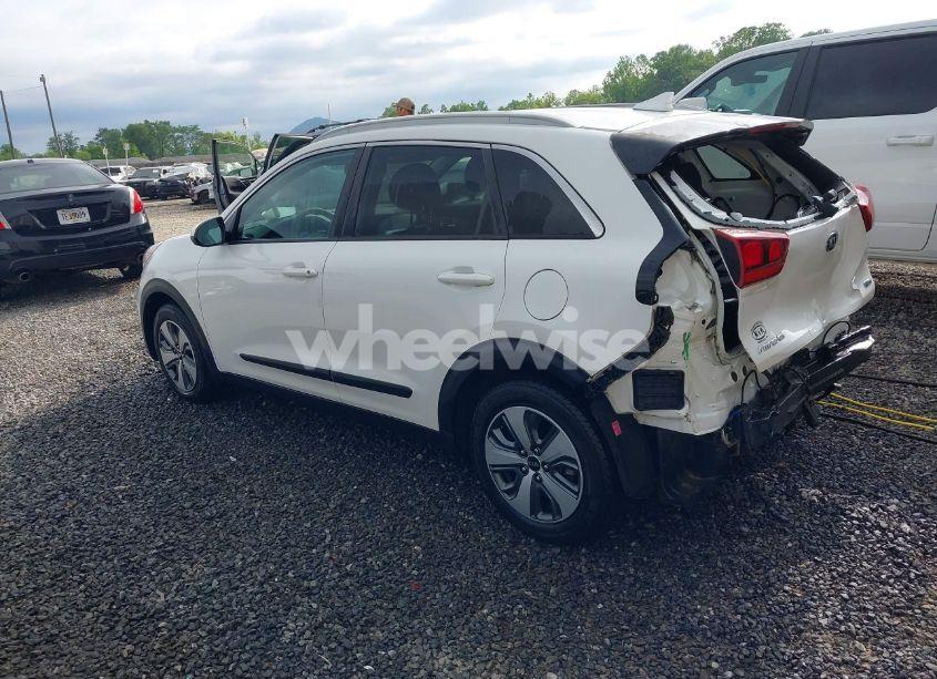 Photo 3 of 2020 Kia Niro LX (VIN KNDCB3LC8L5420417)