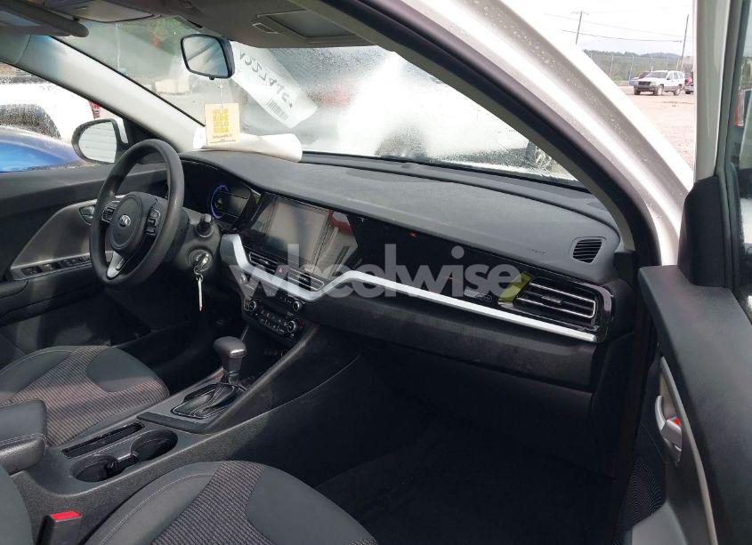 Photo 5 of 2020 Kia Niro LX (VIN KNDCB3LC8L5420417)