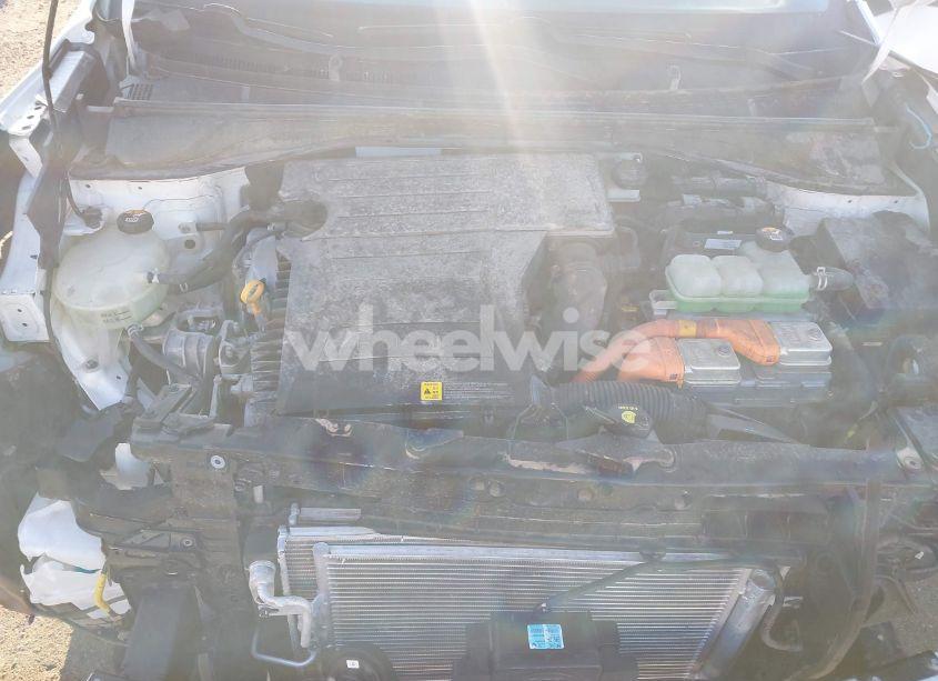 Photo 10 of 2020 Kia Niro LX (VIN KNDCB3LCXL5370202)