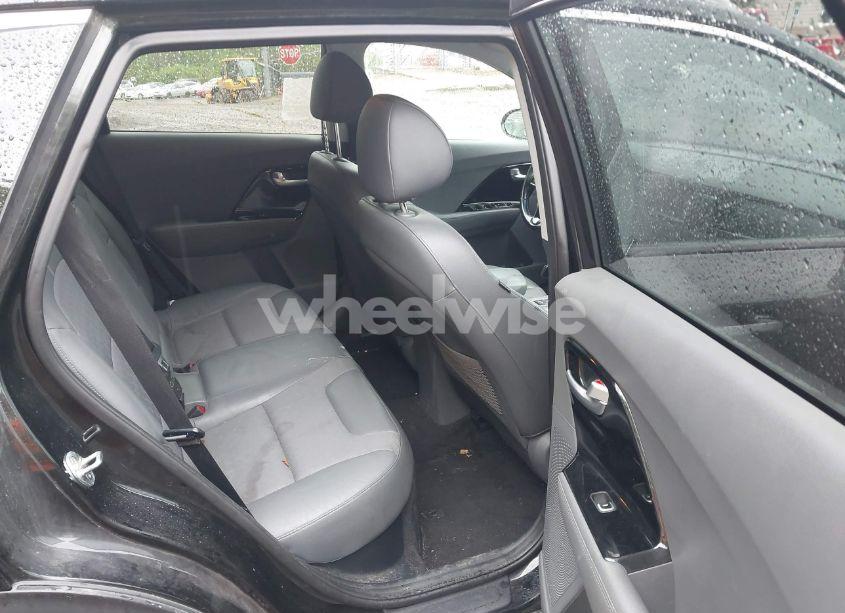 Photo 8 of 2017 Kia Niro EX (VIN KNDCC3LC2H5066656)