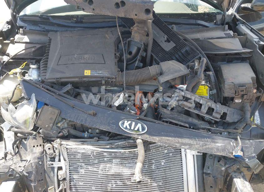 Photo 10 of 2017 Kia Niro EX (VIN KNDCC3LC2H5068049)