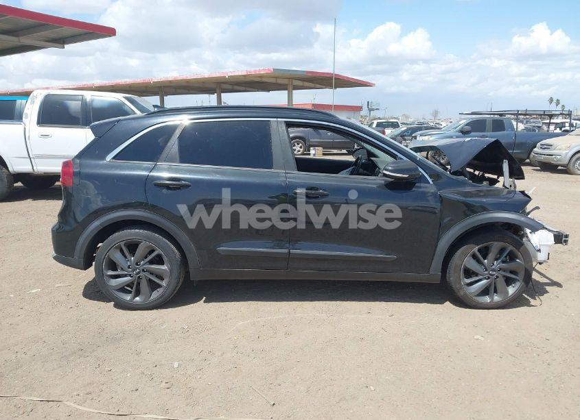 Photo 13 of 2017 Kia Niro EX (VIN KNDCC3LC2H5068049)