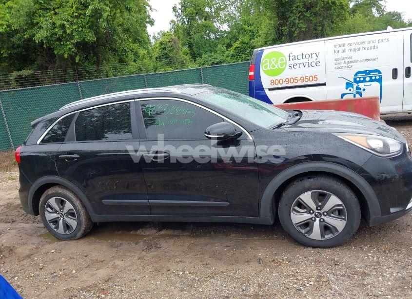 Photo 13 of 2017 Kia Niro EX (VIN KNDCC3LC8H5039929)