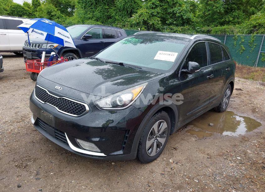 Photo 2 of 2017 Kia Niro EX (VIN KNDCC3LC8H5039929)