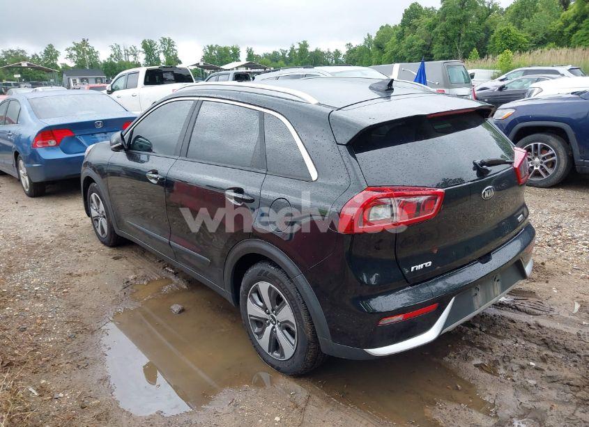 Photo 3 of 2017 Kia Niro EX (VIN KNDCC3LC8H5039929)
