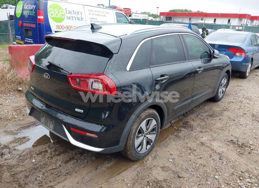 Photo 4 of 2017 Kia Niro EX (VIN KNDCC3LC8H5039929)