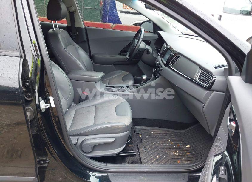 Photo 5 of 2017 Kia Niro EX (VIN KNDCC3LC8H5039929)