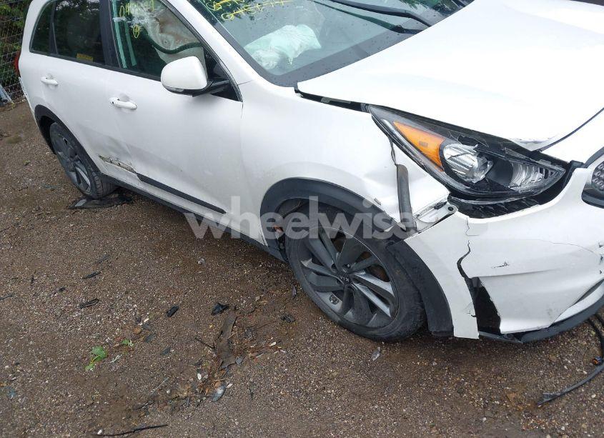 Photo 16 of 2017 Kia Niro EX (VIN KNDCC3LC8H5045679)