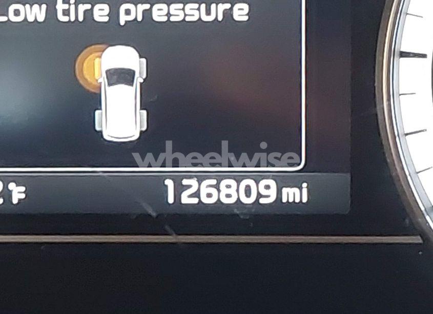 Photo 16 of 2017 Kia Niro EX (VIN KNDCC3LCXH5095810)