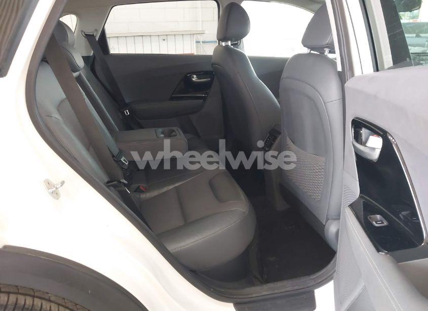 Photo 8 of 2017 Kia Niro EX (VIN KNDCC3LCXH5095810)