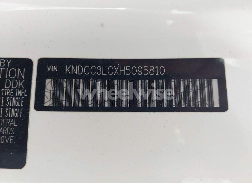 Photo 9 of 2017 Kia Niro EX (VIN KNDCC3LCXH5095810)