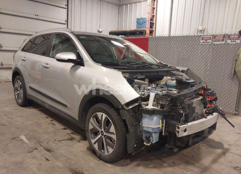 2021 Kia Niro EV EX (VIN KNDCC3LG8M5108132) main photo