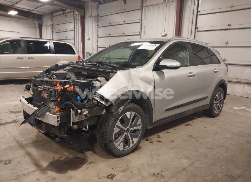 Photo 2 of 2021 Kia Niro EV EX (VIN KNDCC3LG8M5108132)