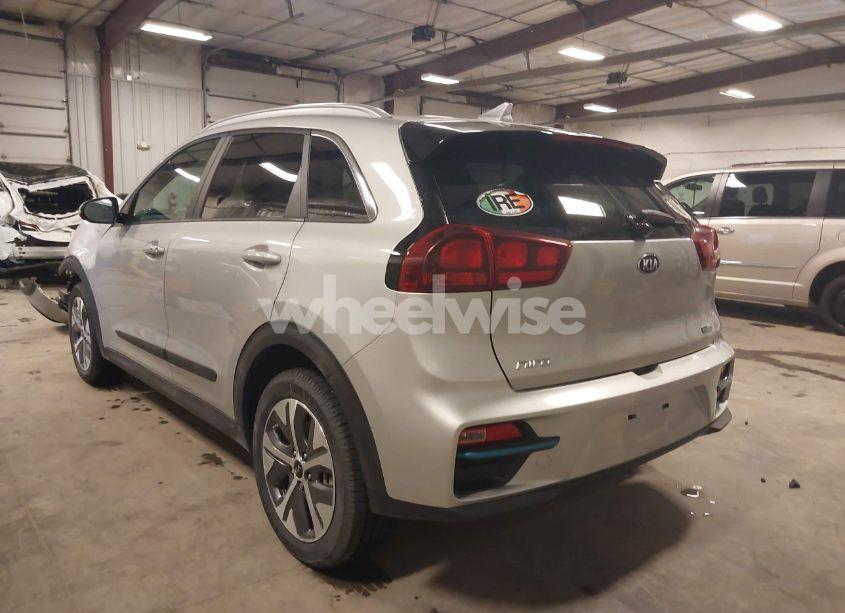 Photo 3 of 2021 Kia Niro EV EX (VIN KNDCC3LG8M5108132)