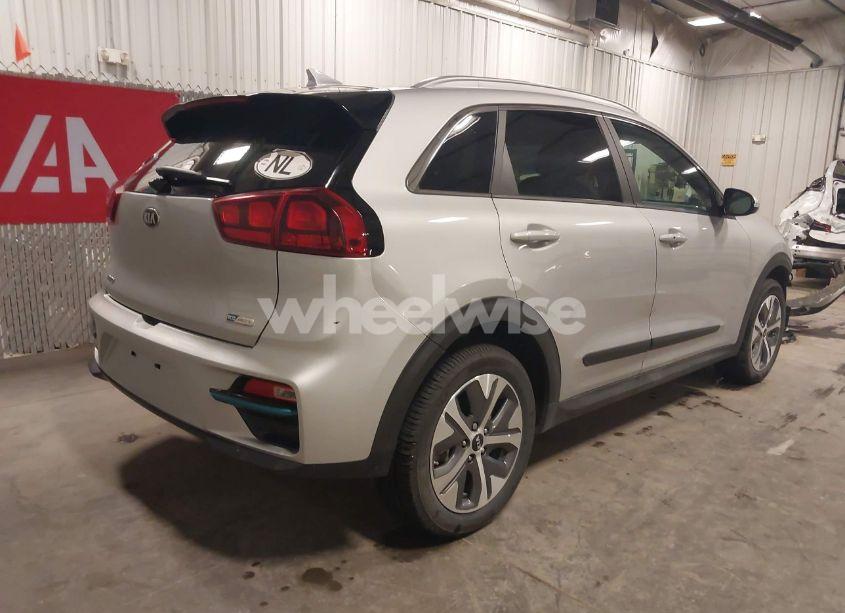 Photo 4 of 2021 Kia Niro EV EX (VIN KNDCC3LG8M5108132)