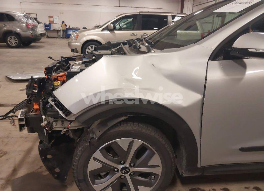 Photo 6 of 2021 Kia Niro EV EX (VIN KNDCC3LG8M5108132)