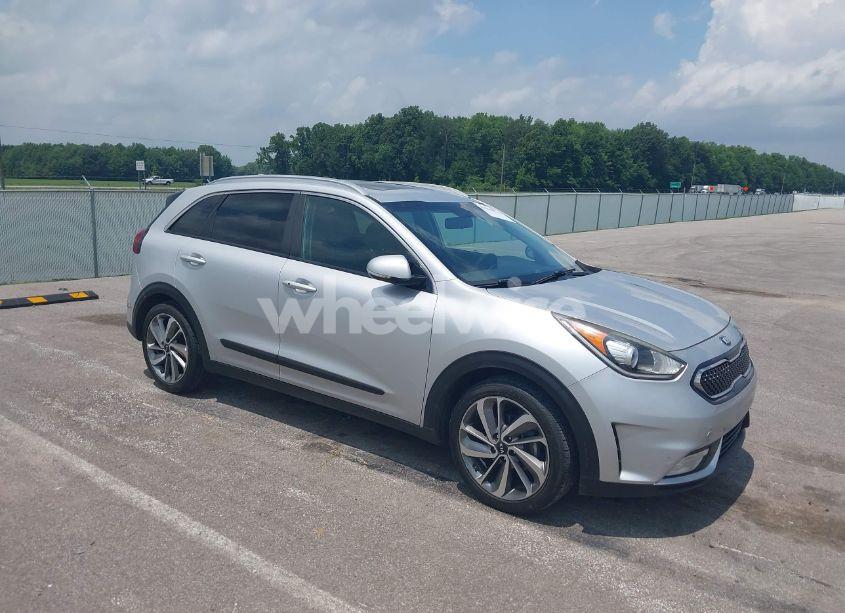 2017 Kia Niro TOURING (VIN KNDCE3LC4H5047374) main photo