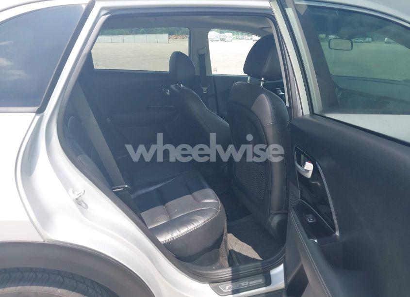 Photo 8 of 2017 Kia Niro TOURING (VIN KNDCE3LC4H5047374)