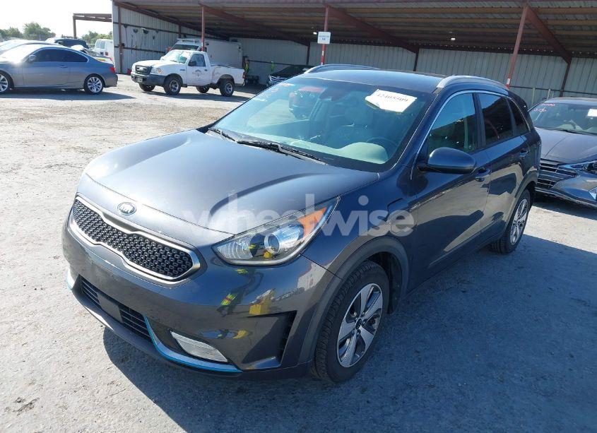 Photo 2 of 2019 Kia Niro PLUG-IN HYBRID LX (VIN KNDCM3LD1K5216916)