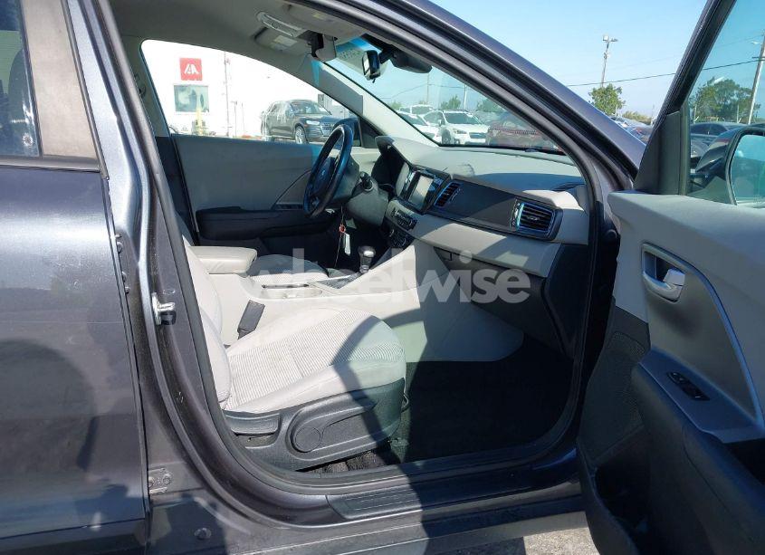 Photo 5 of 2019 Kia Niro PLUG-IN HYBRID LX (VIN KNDCM3LD1K5216916)