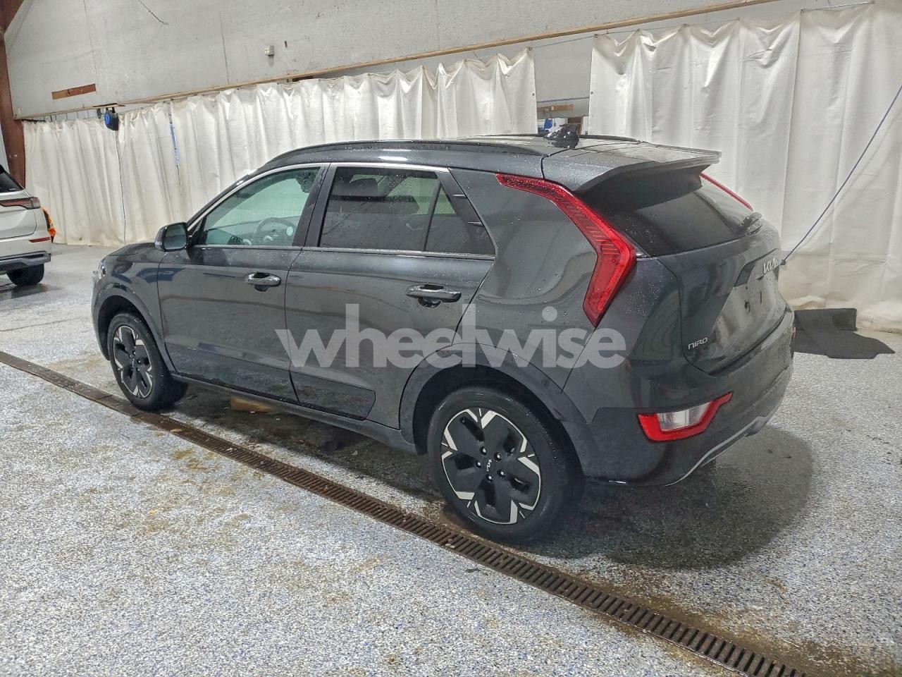 Photo 2 of 2023 KIA NIRO WIND (VIN KNDCR3L10P5054985)