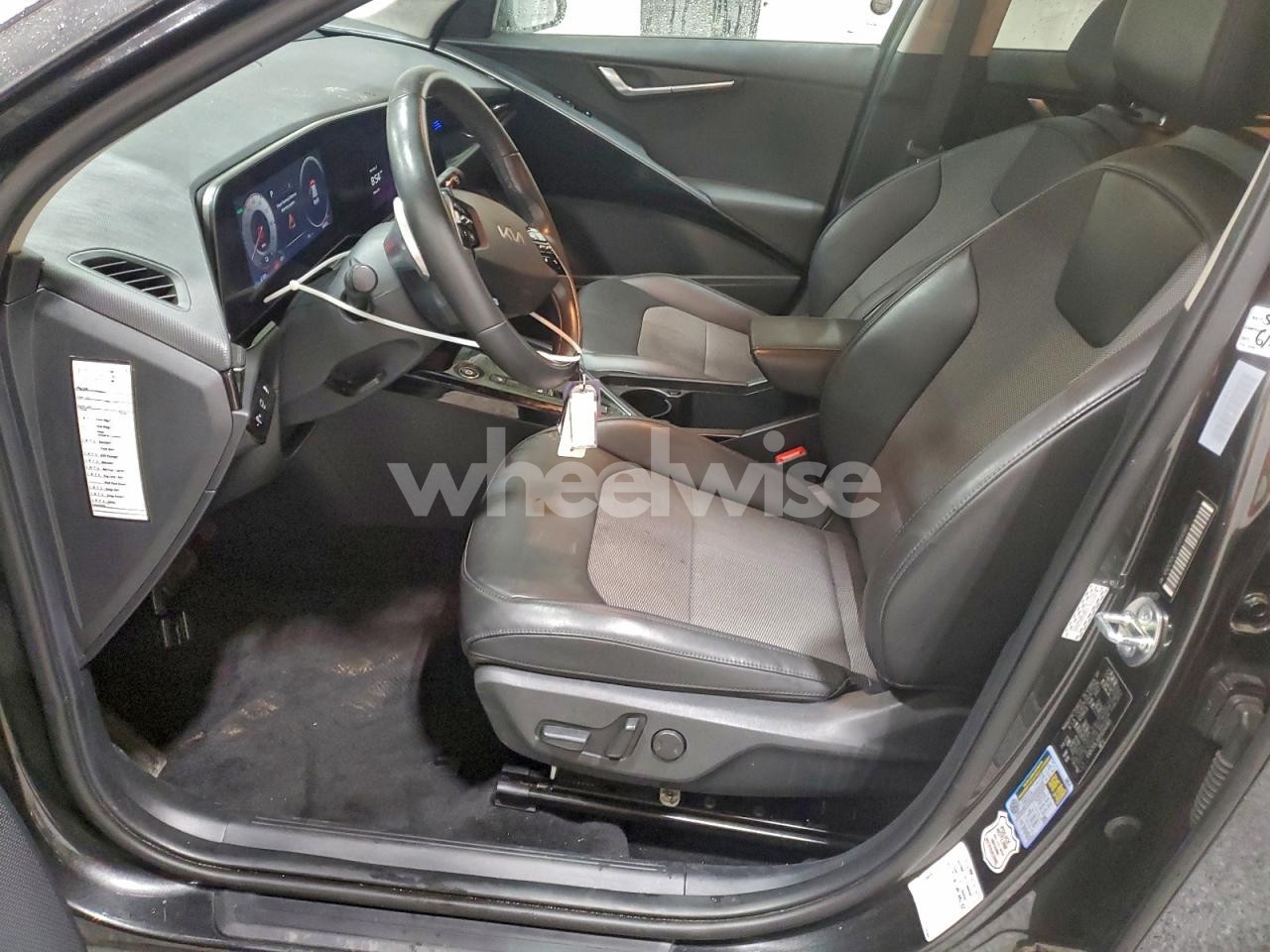 Photo 7 of 2023 KIA NIRO WIND (VIN KNDCR3L10P5054985)
