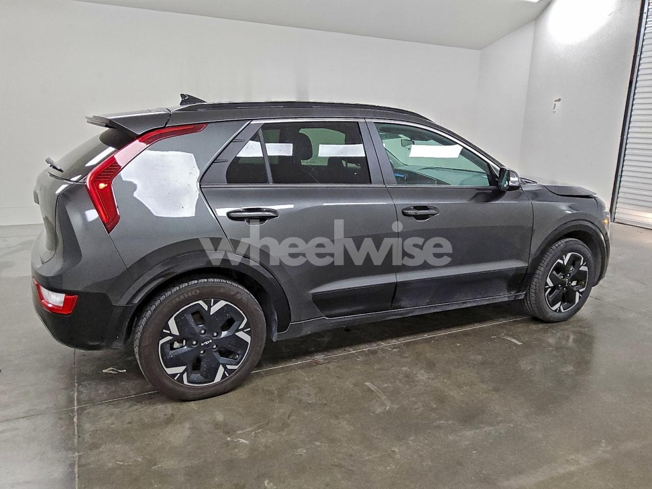 Photo 3 of 2024 KIA NIRO WIND (VIN KNDCR3L13R5094366)