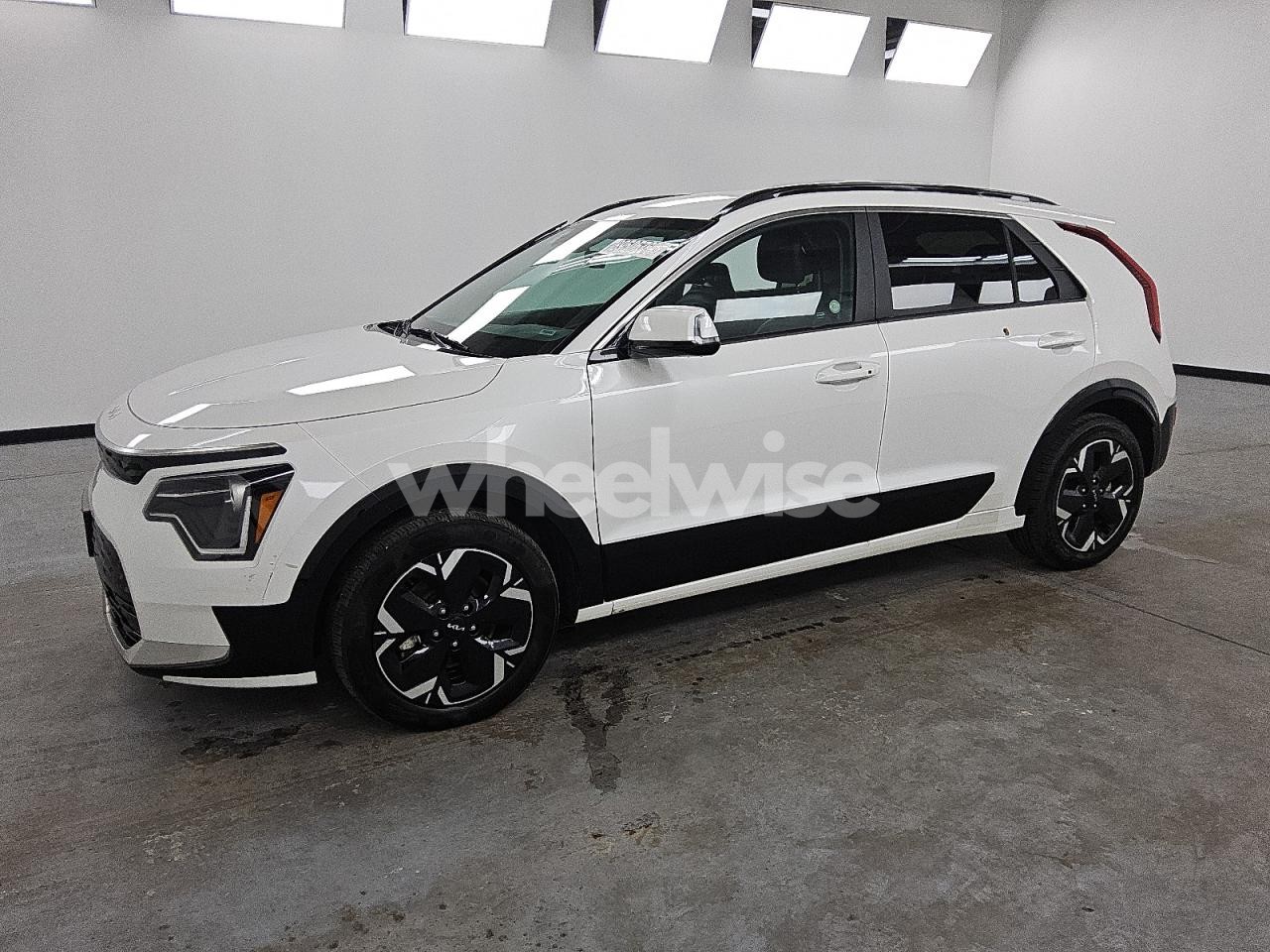 2024 KIA NIRO WIND (VIN KNDCR3L16R5099223) main photo