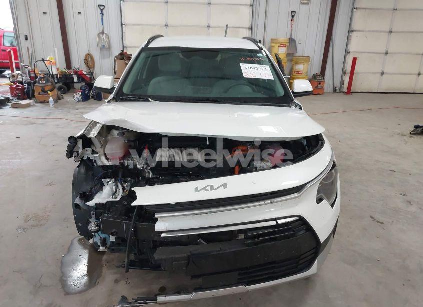 Photo 12 of 2024 Kia Niro EX (VIN KNDCR3LE0R5121073)