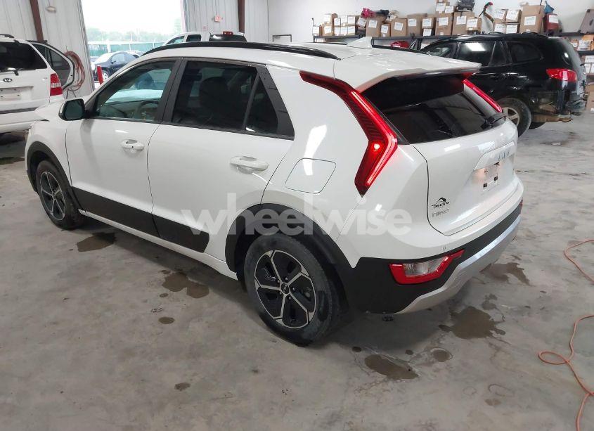 Photo 3 of 2024 Kia Niro EX (VIN KNDCR3LE0R5121073)