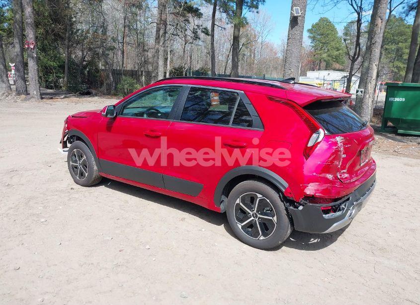 Photo 3 of 2025 Kia Niro EX (VIN KNDCR3LE8S5234310)