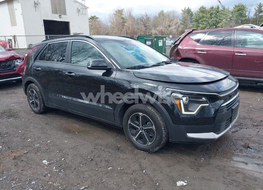 2023 Kia Niro EX (VIN KNDCR3LE9P5085574) main photo
