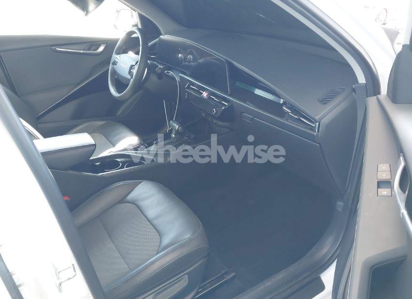 Photo 5 of 2023 Kia Niro EX TOURING (VIN KNDCR3LEXP5043592)