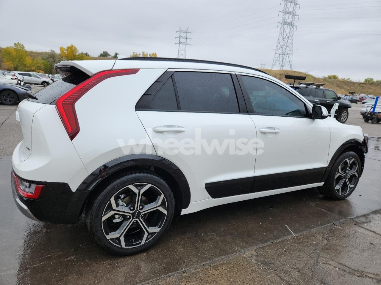 Photo 3 of 2025 KIA NIRO SX TOURING (VIN KNDCR3LF6S5259246)