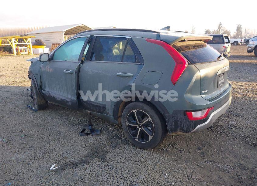 Photo 3 of 2025 Kia Niro PLUG-IN HYBRID EX (VIN KNDCS3LF1S5235618)