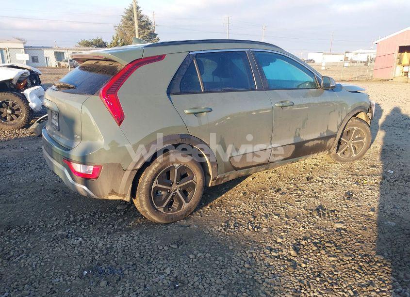 Photo 4 of 2025 Kia Niro PLUG-IN HYBRID EX (VIN KNDCS3LF1S5235618)