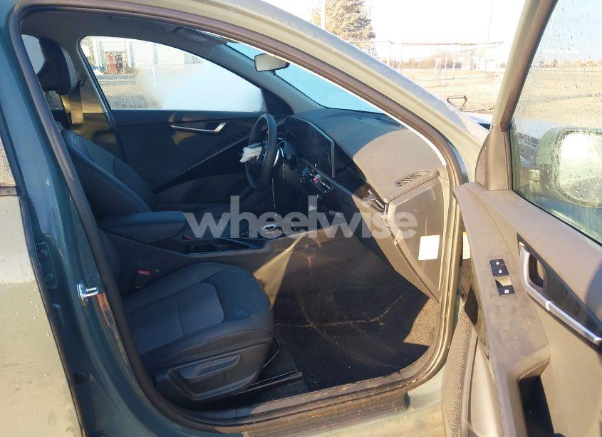 Photo 5 of 2025 Kia Niro PLUG-IN HYBRID EX (VIN KNDCS3LF1S5235618)