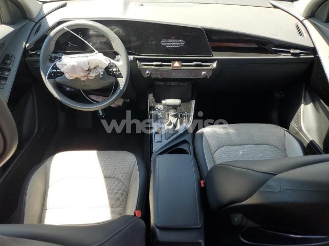 Photo 4 of 2024 KIA NIRO SX (VIN KNDCT3LE6R5131947)