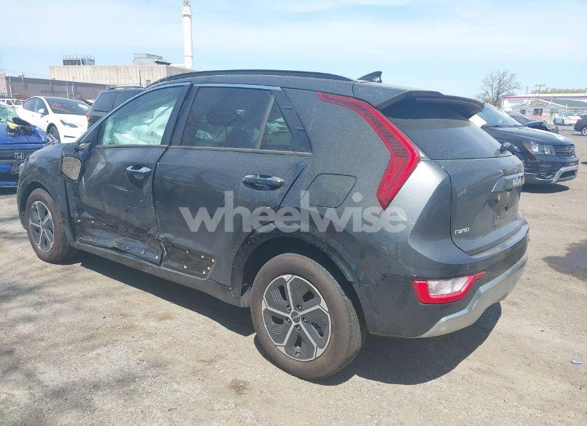 Photo 3 of 2023 Kia Niro SX (VIN KNDCT3LE7P5086661)