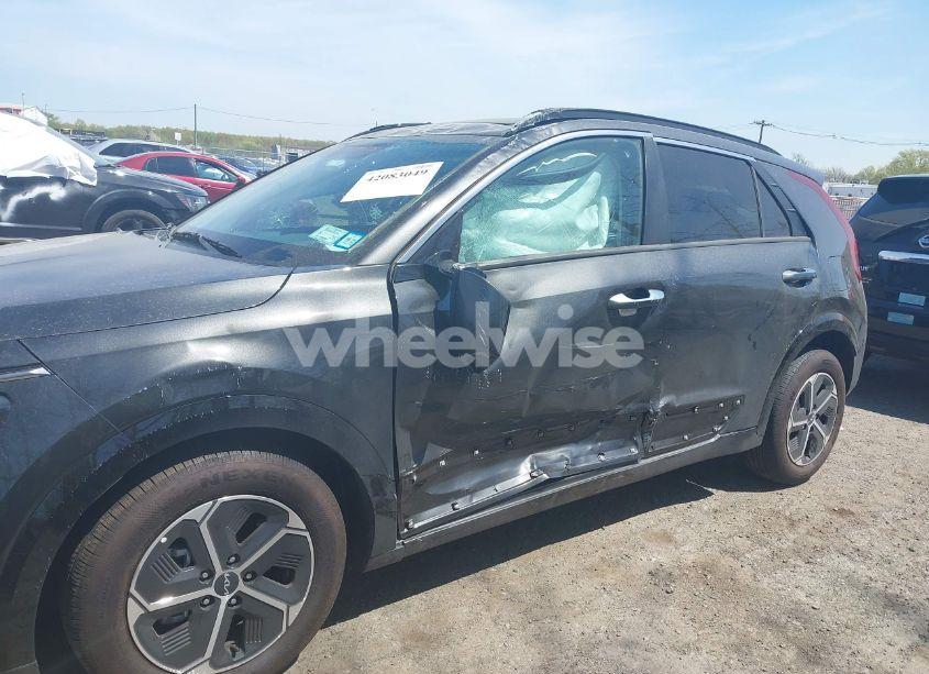 Photo 6 of 2023 Kia Niro SX (VIN KNDCT3LE7P5086661)