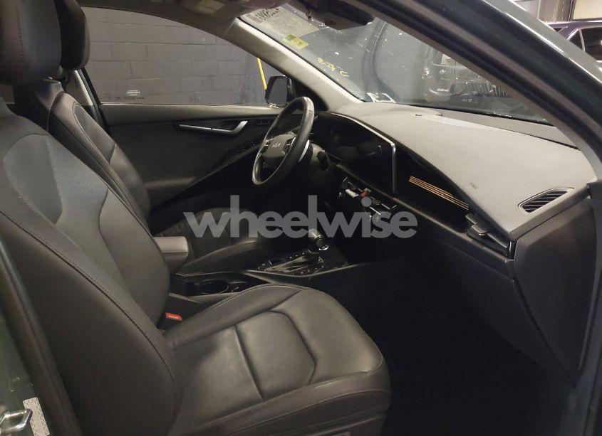 Photo 5 of 2023 Kia Niro SX (VIN KNDCT3LE9P5045660)
