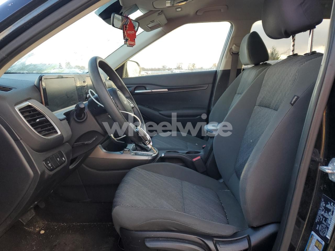 Photo 7 of 2024 KIA SELTOS LX (VIN KNDEP2AA3R7491172)