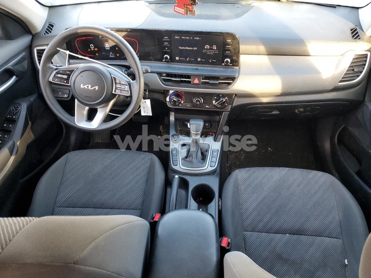 Photo 8 of 2024 KIA SELTOS LX (VIN KNDEP2AA3R7491172)