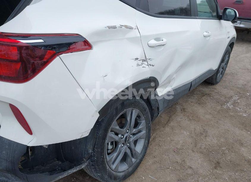 Photo 6 of 2023 Kia Seltos LX (VIN KNDEPCAA0P7449402)