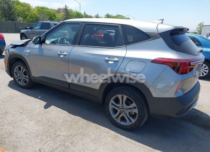 Photo 3 of 2023 Kia Seltos LX (VIN KNDEPCAA3P7370676)